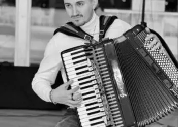 Doliu în muzica românească: Cristi Marin, un tânăr acordeonist din Pitești, a murit la doar 28 de ani