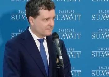 Nicușor Dan a promulgat primul pachet de măsuri fiscale chiar din Austria: TVA mai mare și reducerea deficitului bugetar