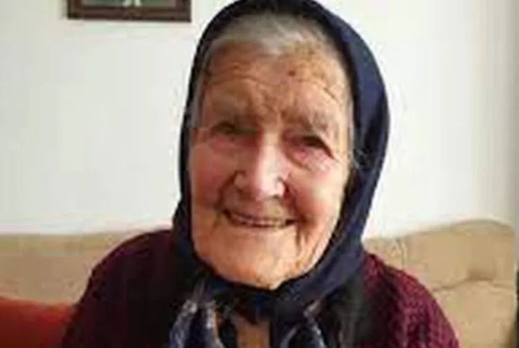 Minune la Iași: O pensionară de 80 de ani s-a trezit din comă exact când familia o pregătea de înmormântare