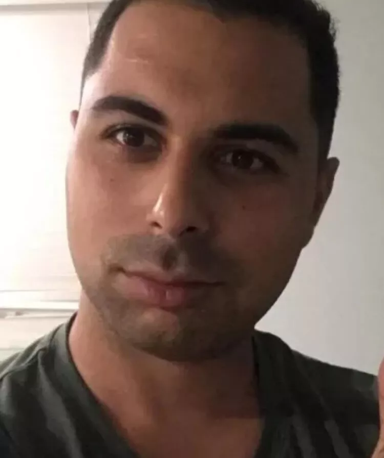 Crimă șocantă în Italia: un bărbat de 35 de ani, ucis de propria mamă și de partenera sa, apoi ascuns într-un butoi cu var