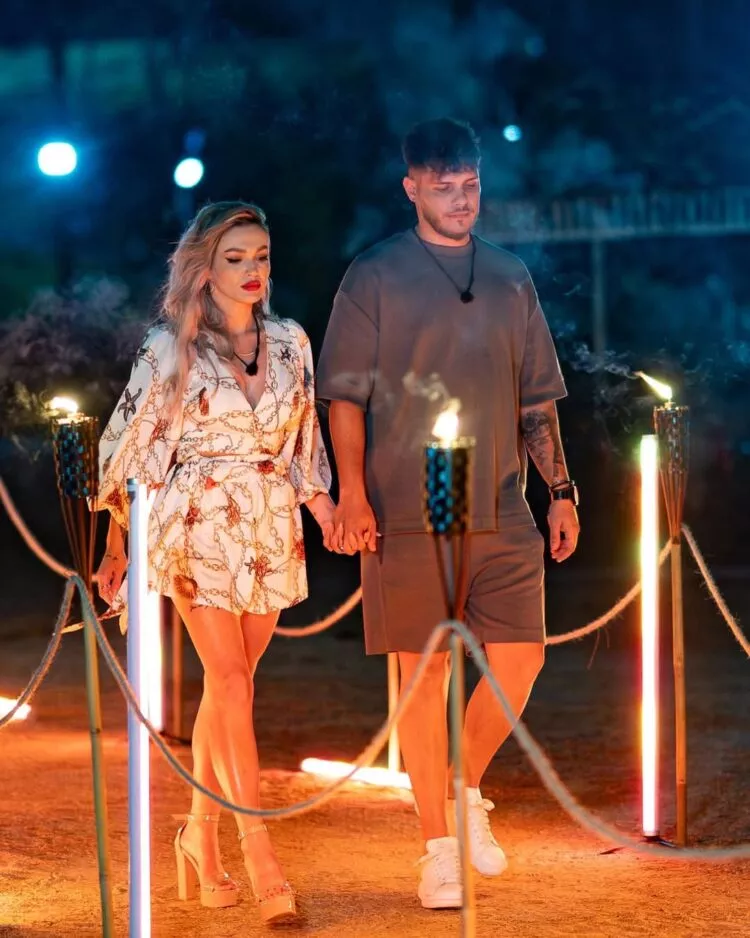 ȘOC la Insula Iubirii 2025! Ella Vișan, trădată de clarvăzătoare: „Nu văd nicio nuntă cu Andrei!”. Logodnicul ei a aflat adevărul abia acum