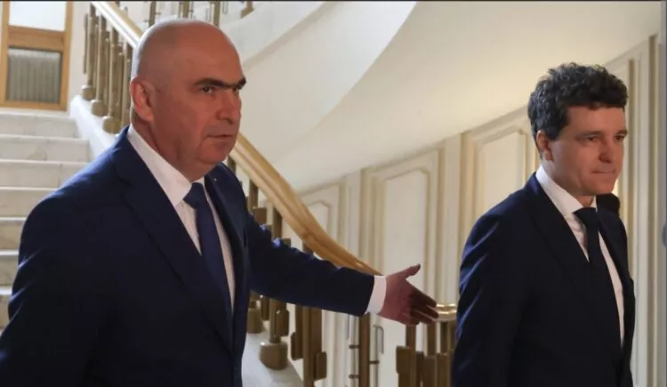 Reforma lui Bolojan: interzicerea cumulului pensie-salariu în sistemul public. Zeci de mii de români, afectați