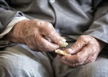 Cardurile sociale 2025 – cine primește banii, când intră pe card și ce noutăți aduce programul „Sprijin pentru România”