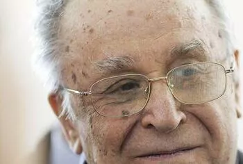 Ion Iliescu, în stare critică: fostul președinte suferă de cancer pulmonar și disfuncții multiple de organe