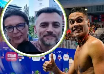 Cine sunt părinții lui David Popovici și cum l-au ajutat să ajungă campion mondial