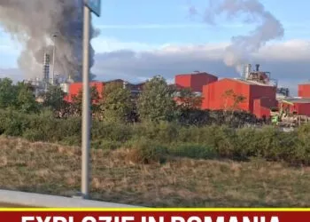 Incendiu puternic la o fabrica – explozii, fum gros și victime transportate la spitale