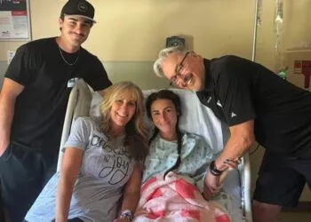 Lecția dureroasă a unei profesoare de 24 de ani: a ignorat semnele cancerului de colon și a ajuns la stadiul 3