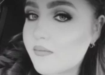 Durere fără margini: Mirela, tânăra însărcinată care a murit în explozia din Rahova, a fost condusă pe ultimul drum în rochie de mireasă