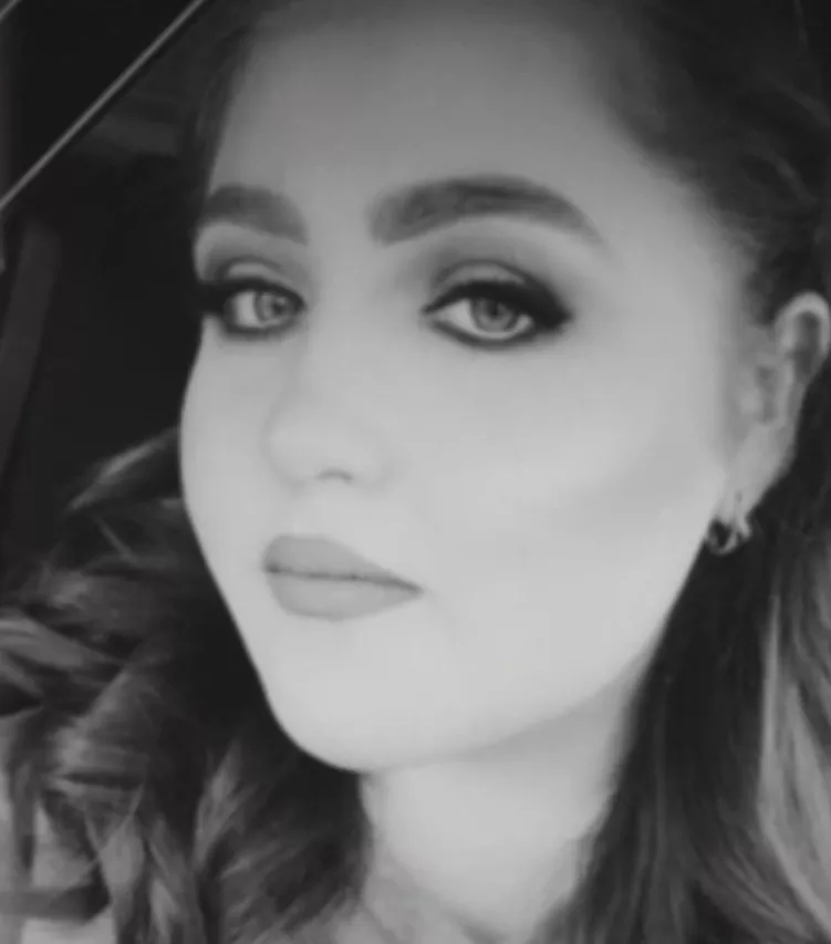 Durere fără margini: Mirela, tânăra însărcinată care a murit în explozia din Rahova, a fost condusă pe ultimul drum în rochie de mireasă