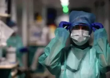 Noi variante COVID, simptome și recomandări de protecție