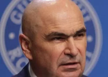 Premierul Ilie Bolojan Despre Criza Financiară a României: „Plătim Dobânzi Nesuportabile”