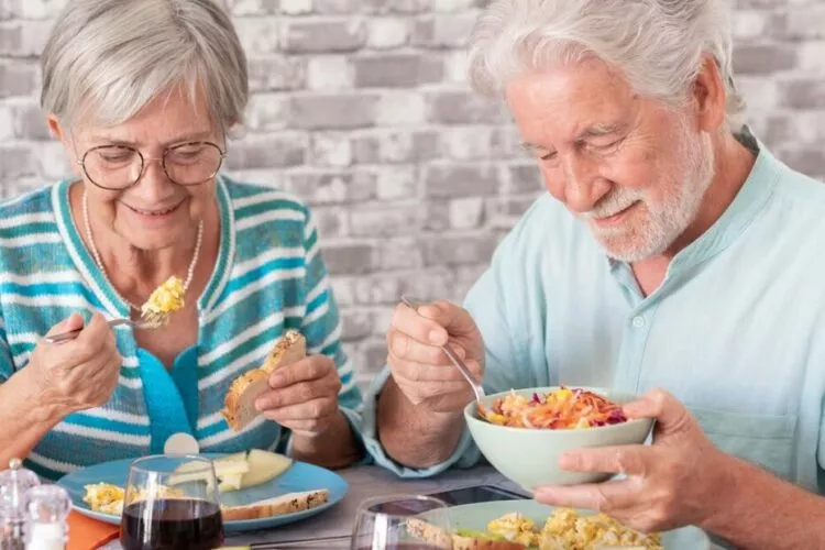 Studiu Japonez: Consumul Săptămânal al acestui aliment, Asociat cu Risc Mai Mic de Demență