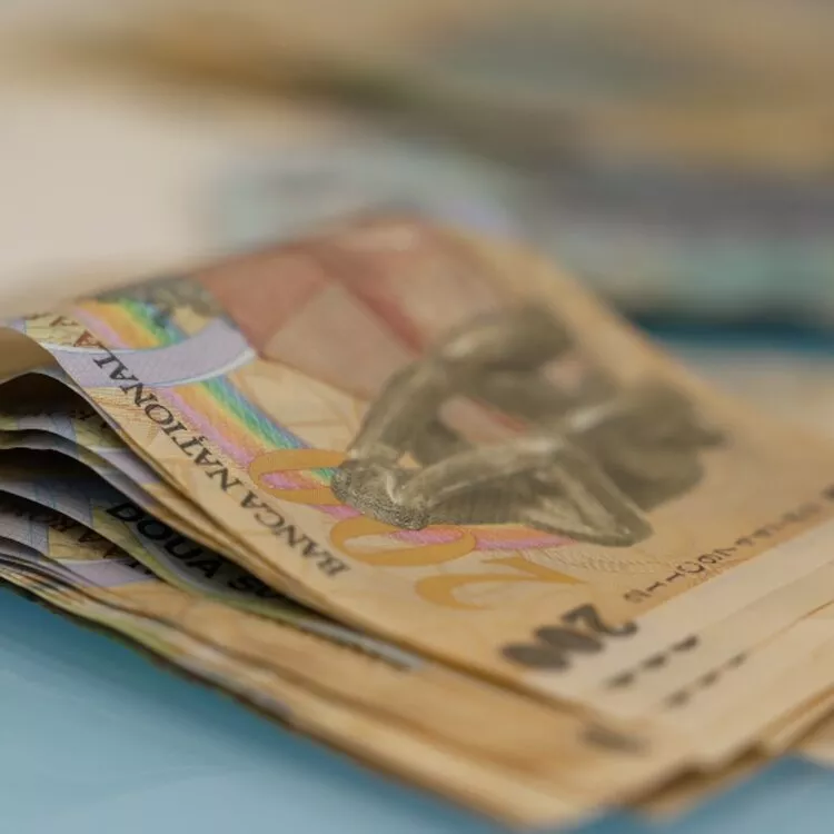 Decizie finală în Coaliție: zeci de mii de concedieri în primării și ministere. Guvernul Bolojan anunță reduceri de personal și tăieri salariale