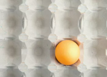 Rafturile cu ouă se golesc în România: