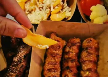 Cel Mai Frumos Târg de Crăciun din România Are și Cele Mai Piperate Prețuri! Cât Costă o Masă la Craiova 2025