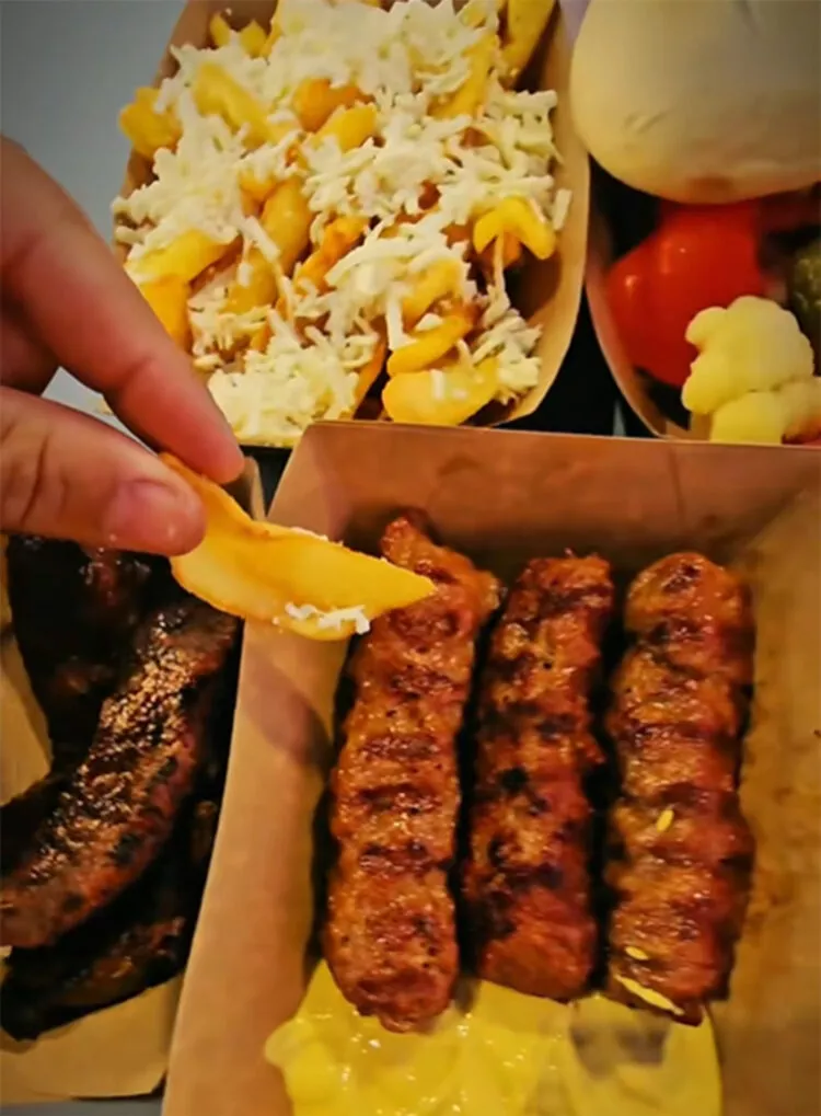 Cel Mai Frumos Târg de Crăciun din România Are și Cele Mai Piperate Prețuri! Cât Costă o Masă la Craiova 2025