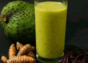 Băutura naturală care a cucerit internetul: combinația de guanabana, hibiscus și turmeric, secretul unei sănătăți de fier