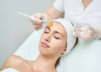 Ce este peelingul PRX-T33 și de ce este diferit de un peeling clasic?