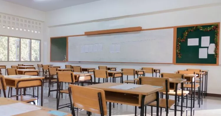 Criza majora: Școlile din 13 Localități Trec în Online