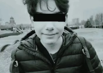 Tragedie în Oradea: un elev de 13 ani a murit după ce s-a aruncat de pe un bloc. Mesajele prietenilor au stârnit îngrijorare