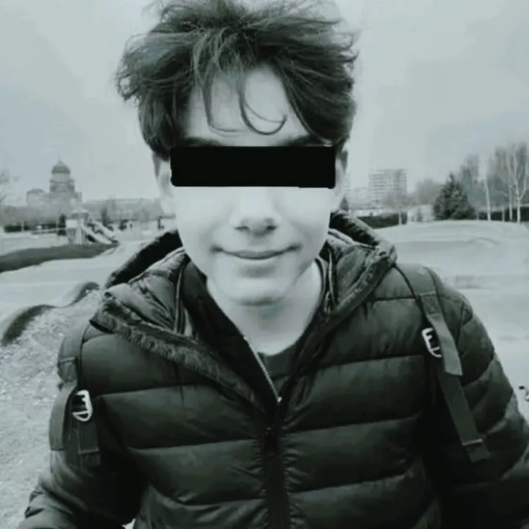 Tragedie în Oradea: un elev de 13 ani a murit după ce s-a aruncat de pe un bloc. Mesajele prietenilor au stârnit îngrijorare