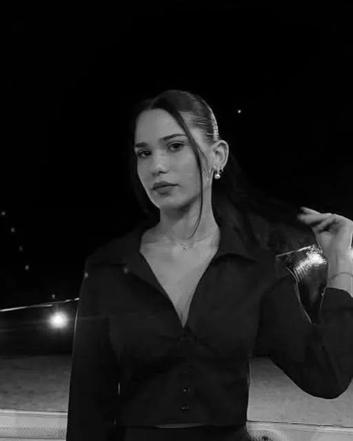 O durere de cap ignorată prea mult: moartea subită a unei tinere de 19 ani din Italia