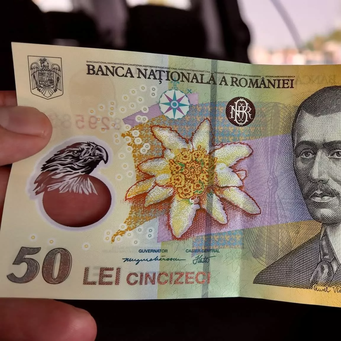 Se schimbă ceva pe bancnotele românești
