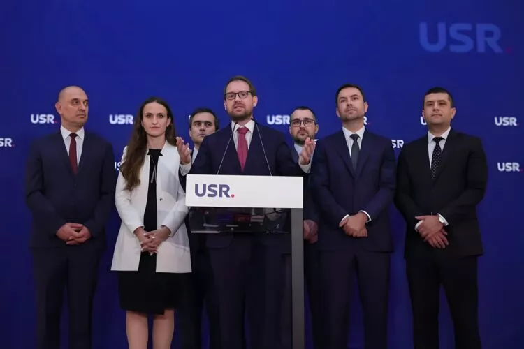 Cine preia conducerea interimară