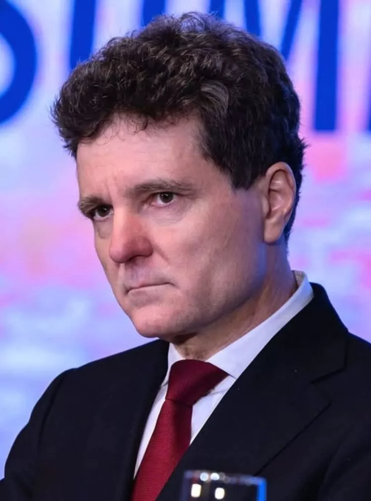 România participă la discuțiile privind „umbrela nucleară” europeană propusă de Emmanuel Macron