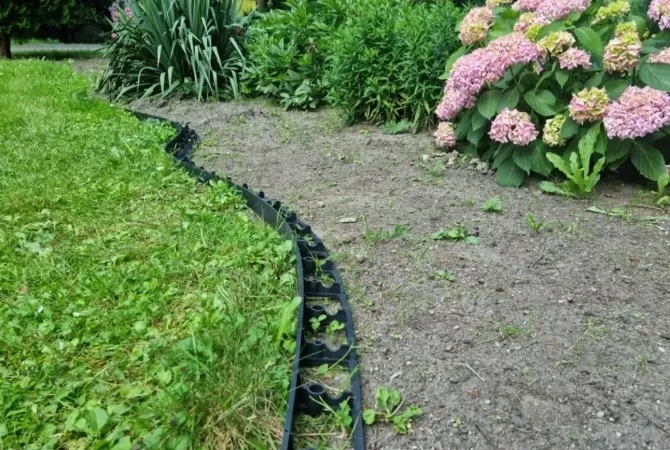 Cum să integrezi delimitatoarele de gazon în designul peisagistic modern