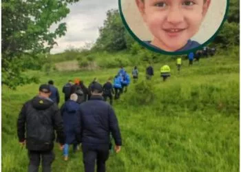 Alexandru, băiețelul dispărut în Sibiu, este căutat de sute de oameni. Ce spune tatăl copilului