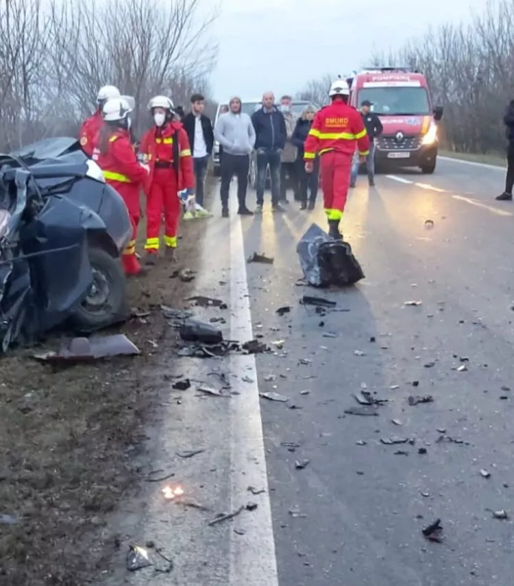 Tragedie în Vrancea: doi tineri au murit carbonizați într-un accident violent. Alte două persoane au scăpat cu viață