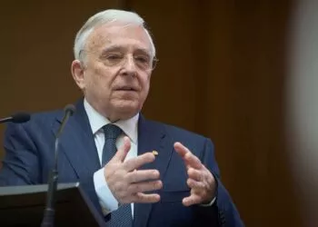 Mugur Isarescu, the Governor of the National Bank of Romania (BNR), presents the Quarterly Inflation Report, at the headquarters of the BNR in Bucharest.
Central Bank of Romania, Q1 Report, Disinflationary Trend, Bucharest, Romania - 15 May 2024,Image: 873353633, License: Rights-managed, Restrictions: , Model Release: no