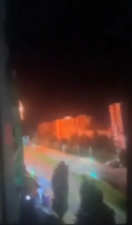 Locatarii, treziți de explozie