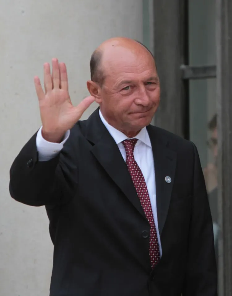 Ipoteza apare în contextul unei crize politice prelungite