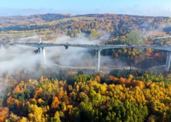 Viaductul cât 25 de etaje