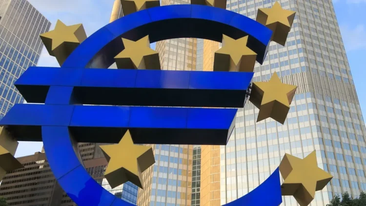 Indicele PMI al zonei euro a coborât la 51,9 în octombrie, cel mai slab nivel din iunie
