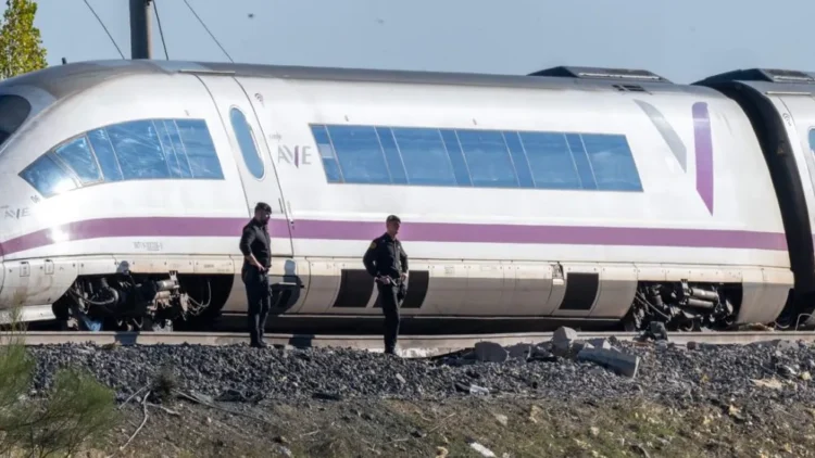 Românul Ioan Dunca, martor la ciocnirea trenurilor din Spania, primul care a sunat la 112
