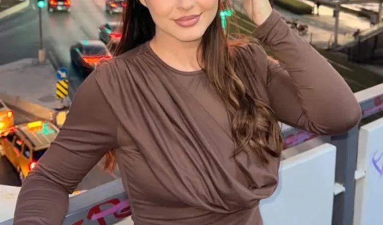 Nikkie Nicole îl acuză pe fostul soț că îi lăsa copiii pe telefoane până la 3-4 dimineața
