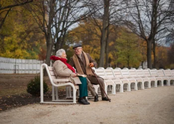 Vârsta mediană din Motru a urcat de la 24,6 ani în 1992 la 47 de ani în 2026