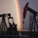 Petrolul Brent ajunge la 114,45 dolari pe baril, iar bursele scad pe fondul temerilor legate de AI