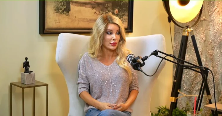 Alina Laufer a purtat ochelari de soare prin casă, după lifting, ca să nu își sperie copiii
