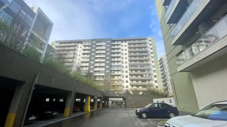 ChatGPT și Gemini, intermediari în căutarea unei locuințe. Topul proiectelor și dezvoltatorilor imobiliari recomandați de cei doi asistenți AI