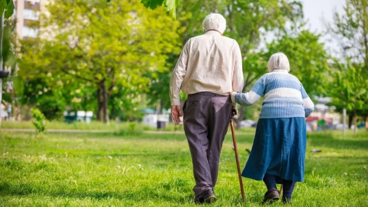 Numărul pensionarilor din România a scăzut cu 2.725 în septembrie