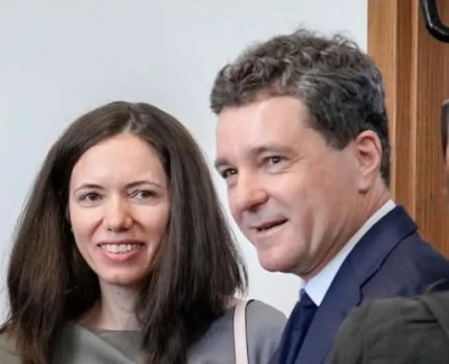 Proiect de lege care o vizează pe partenera lui Nicușor Dan